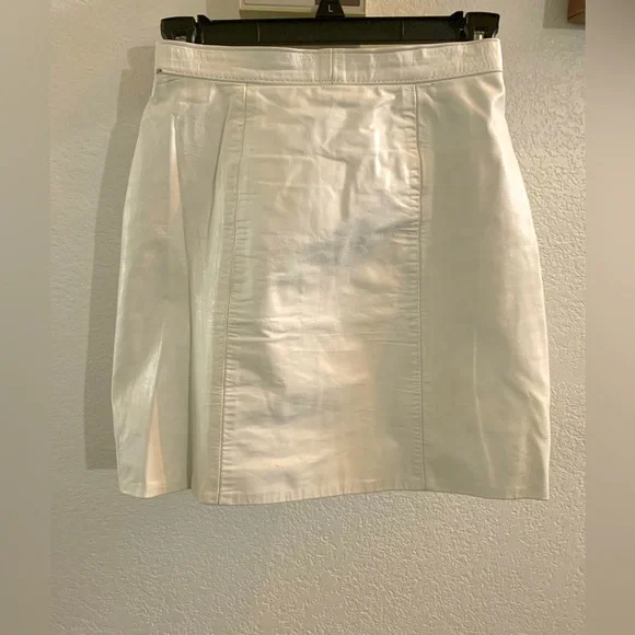 White leather mini skirt 3/4 vintage - Picture 1 of 3